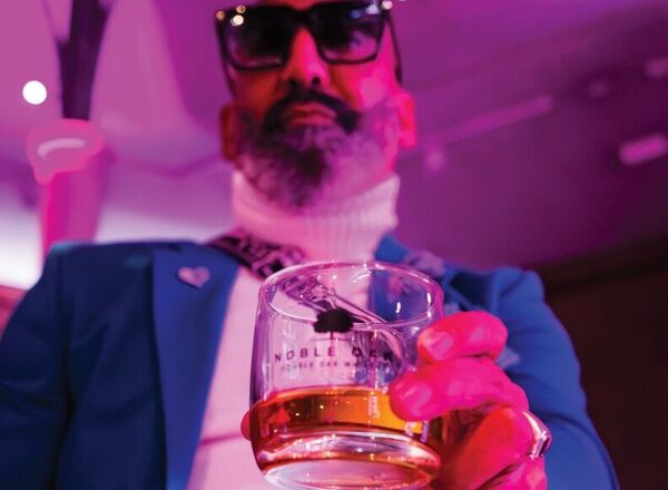 do-see/signature-events/bourbon-bubbles